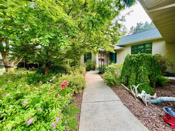 N6424 Sherry LANE, Sheboygan, WI 53083