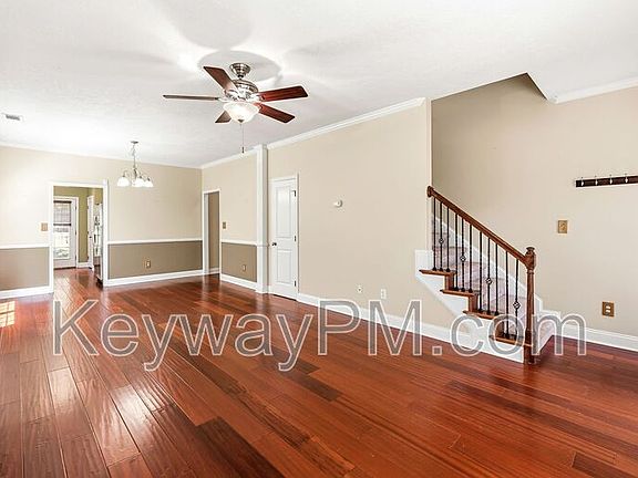 2nd image of 1447 Collins Dr