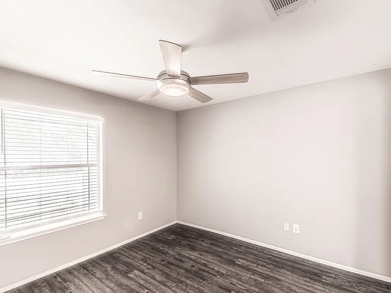 180 Onyx Lake Dr — Photo 9