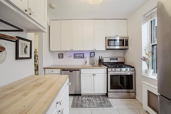 Sold by Engel & Völkers New York Real Estate | media 4