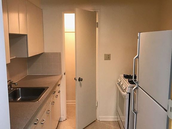 4th image of 1357 N Williams St APT 306