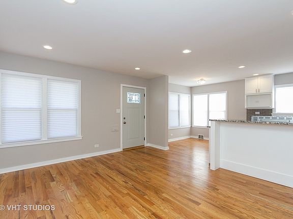 3rd image of 10958 S Eberhart Ave