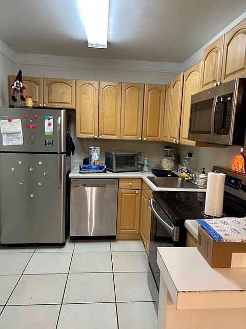 1st image of 470 NW 20th St APT 304