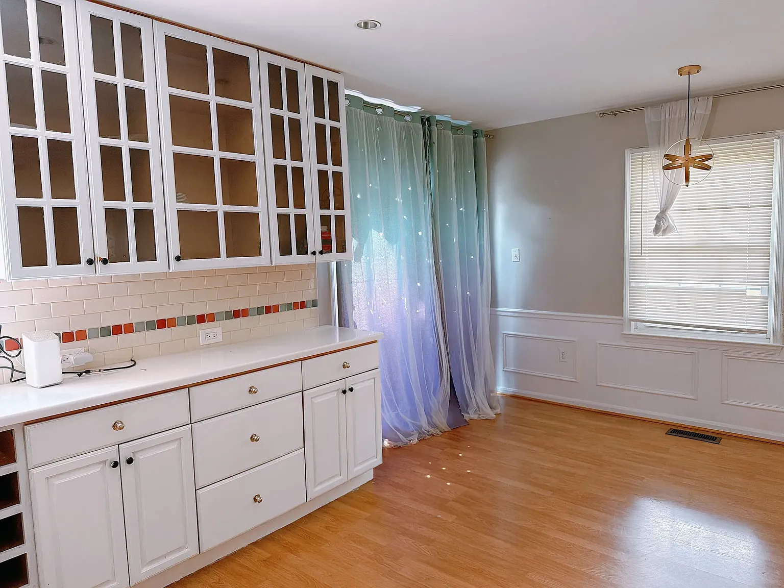 3 bed, 3.5 bath, 1400 sqft, $3,180 — Photo 4