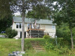 W302S10129 Oconee Dr, Mukwonago, WI 53149