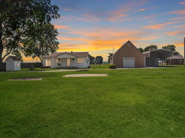 1301 Hanft Rd, Lenzburg, IL 62255