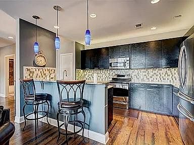 5th image of 401 E Boyd St Suite 202