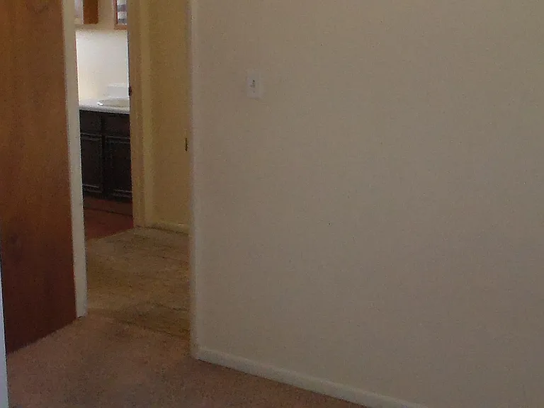 Large 2 Bedroom Rental — Photo 15