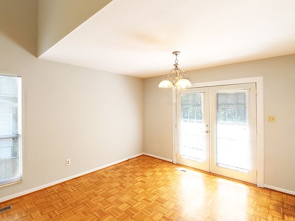 5th image of 1433 Overton Ln
