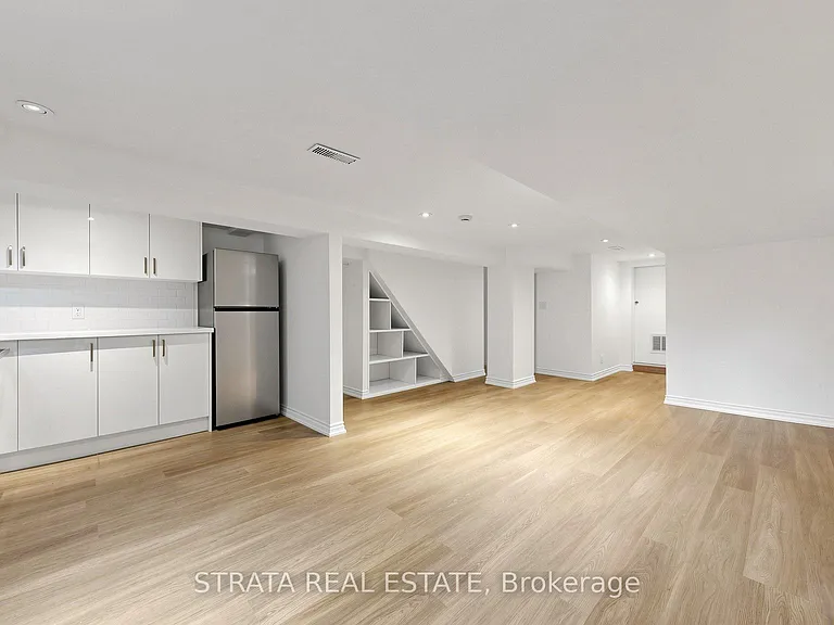 158 McRoberts Ave — Photo 12
