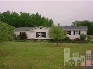 1605 Sivertson Rd, Autryville, NC 28318