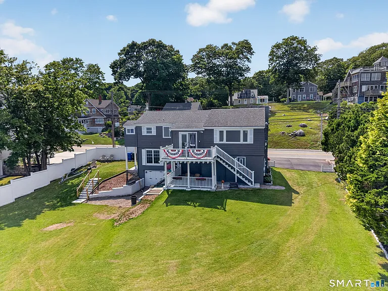 272 Elm St #UPSTAIRS — Photo 5