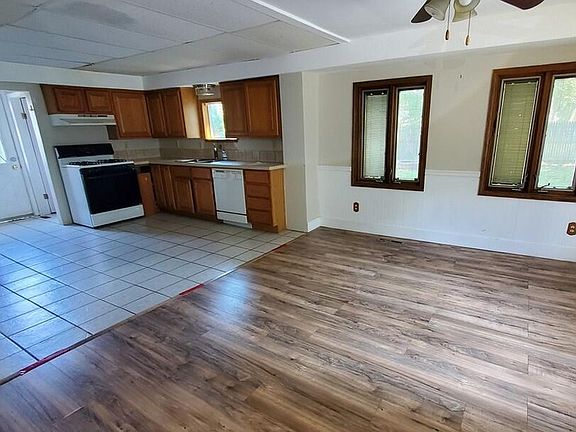 2nd image of 2569 Harding Ave