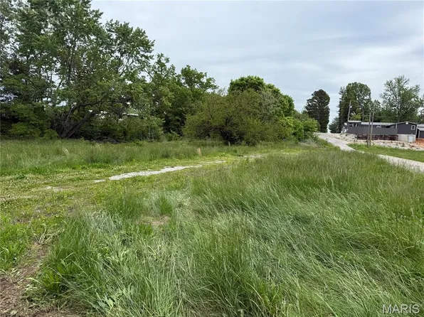 121 Orchard St, Raymondville, MO 65555