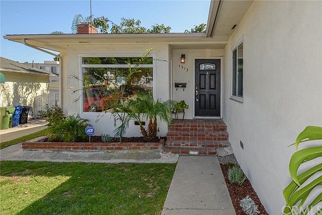 1st image of 1513 W Santa Cruz St