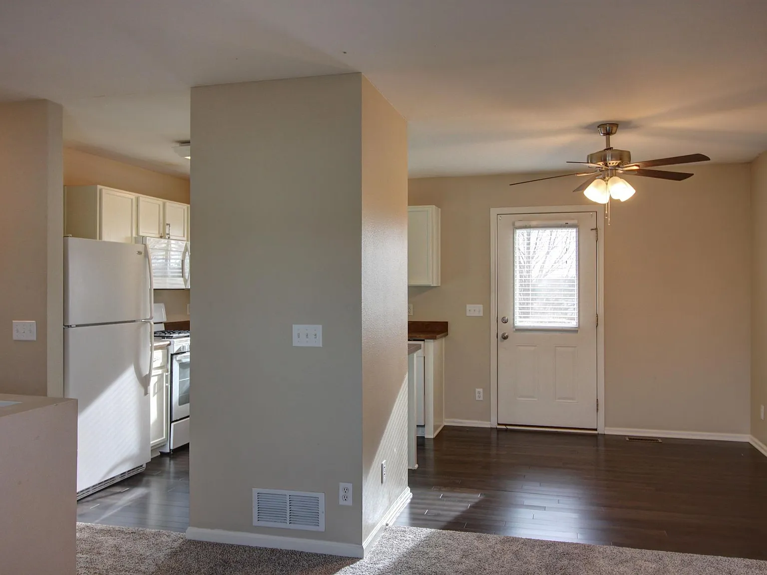 3 bed, 1348 sqft, $1,900 — Photo 3