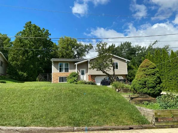 1304 Merrill Ave, Algonquin, IL 60102