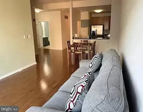 1 bed, 1.0 bath, $1,700 — Photo 4