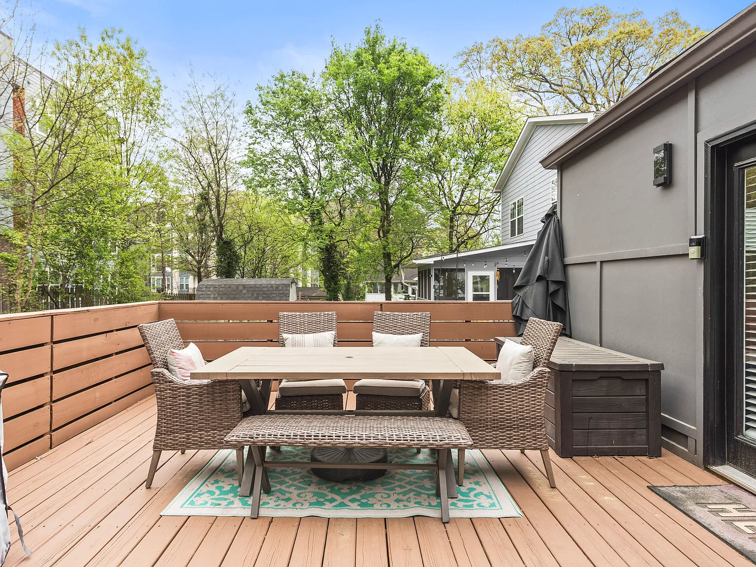 3 bed, $9,000 — Photo 2