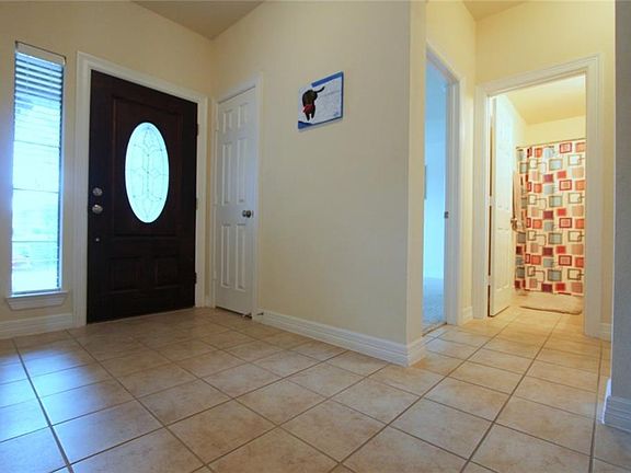 3rd image of 4605 Worchester Ln