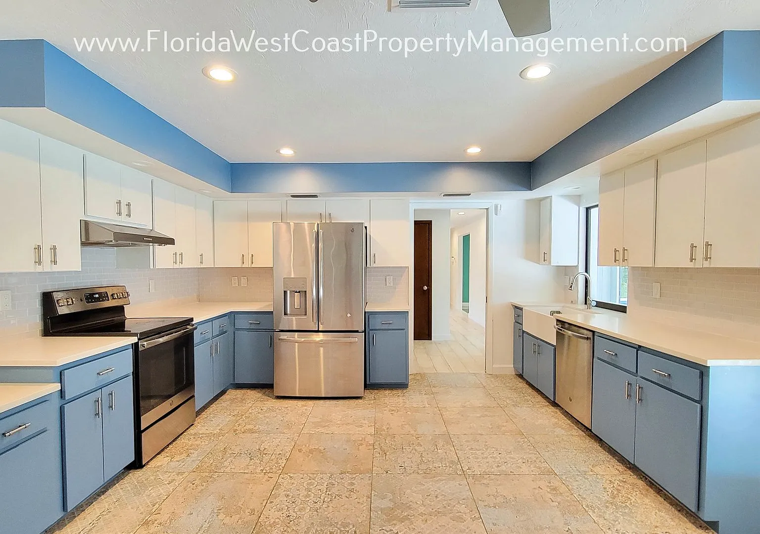Sarasota Pool Home! Pet Friendly! 4 Bedroom/3 Bath! Super Location! — Photo 3