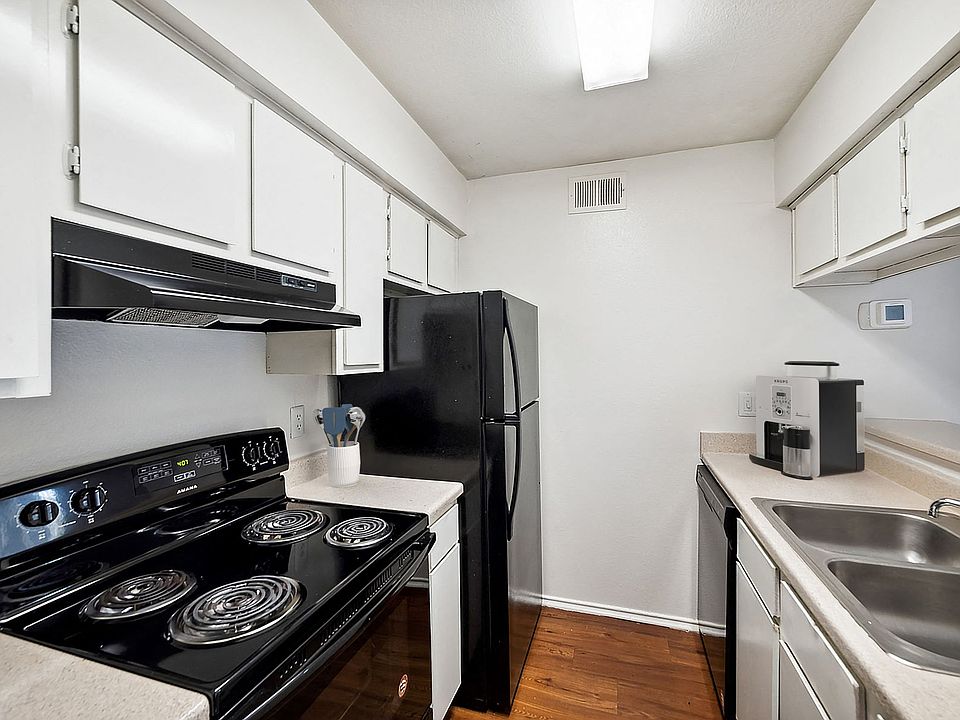 Kitchen with Black Appliance Package