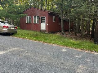 41 Honey Bear Rd, Lake Ariel, PA 18436