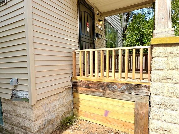 3rd image of 19369 Charest St