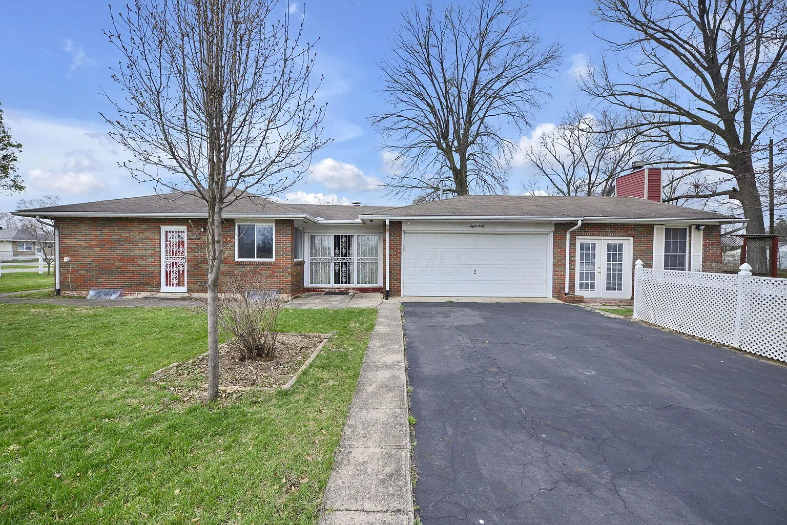860 Basswood Rd photo 1