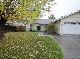 7933 Santa Barbara Dr, Rohnert Park, CA 94928