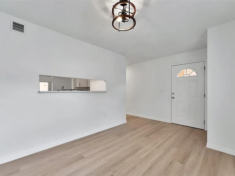 9940 7th Way N #101 — Photo 5