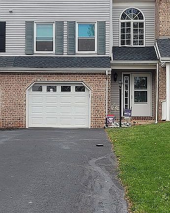 2nd image of 8 Heron Dr