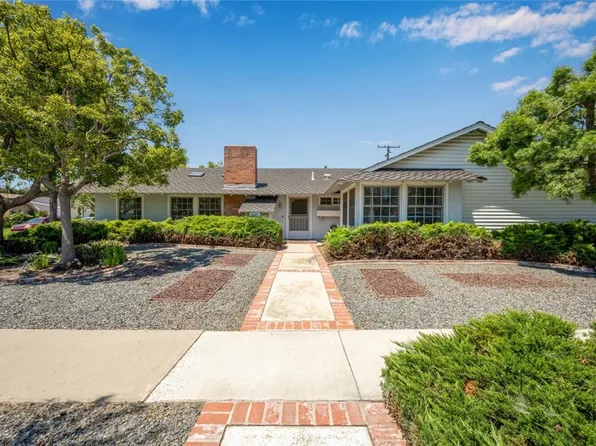 2621 Woodstock Rd, Los Alamitos, CA 90720