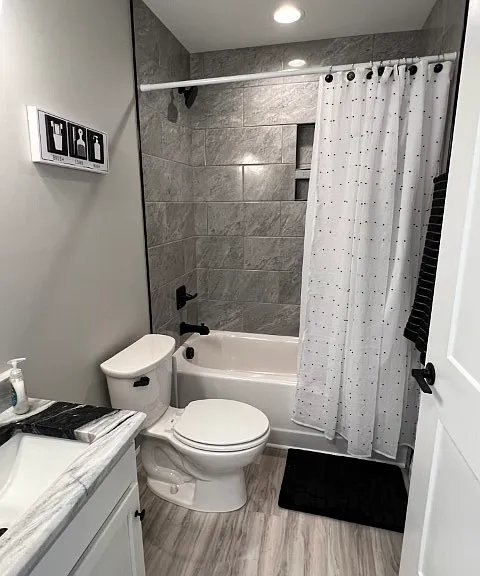 Adam Street Apartments — Photo 9