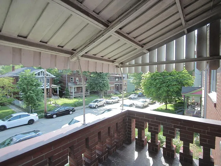 415 Franklin Ave #2 — Photo 12