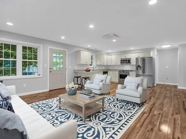 2 Brogan Ln, Ashburnham, MA 01430