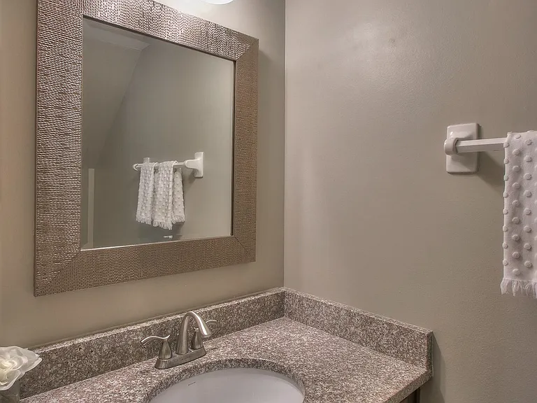 3321 Lealand Ln — Photo 14