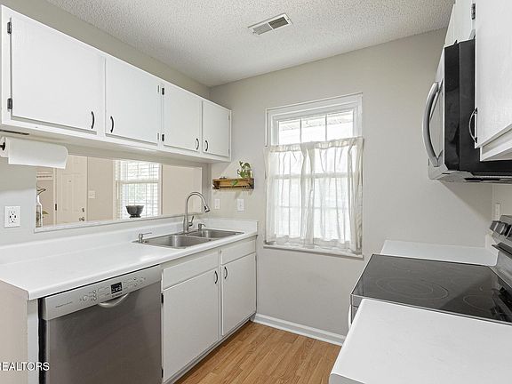 5th image of 7636 Trey Oaks Ln