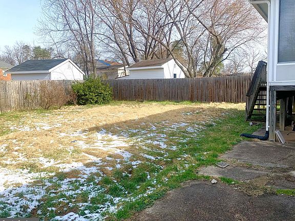 3rd image of 9904 Lanham Severn Rd