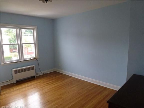 4th image of 462 Westfield Ave