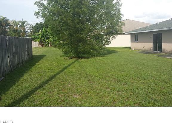3rd image of 917 SE 14th Ter