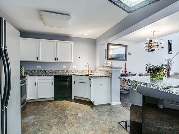 5th image of 3290 Cool Springs Ct