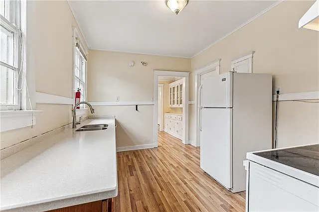 2224 Pine St — Photo 8