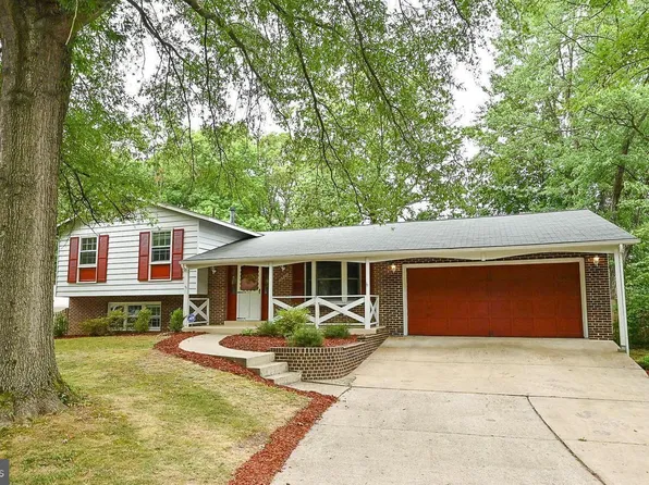 12502 Colby Dr, Woodbridge, VA 22192