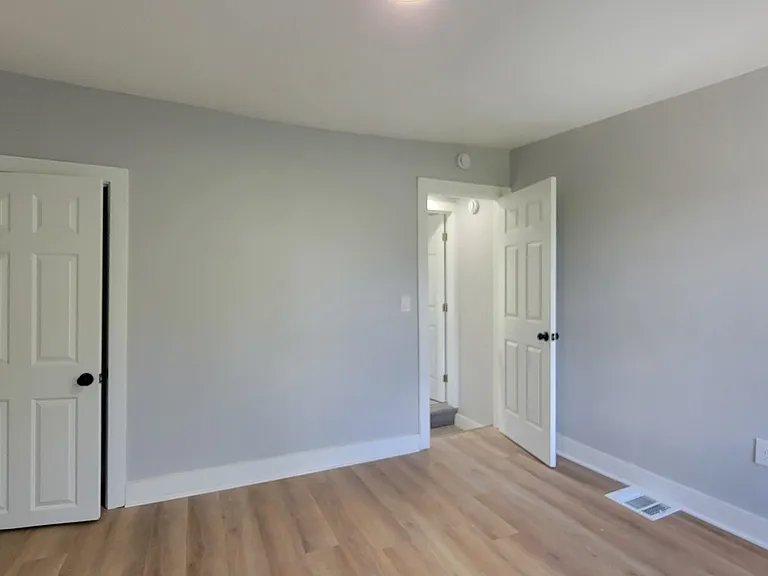 1504 McHenry St — Photo 14