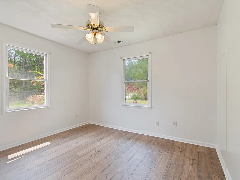 1255 Southport Supply Rd SE — Photo 7