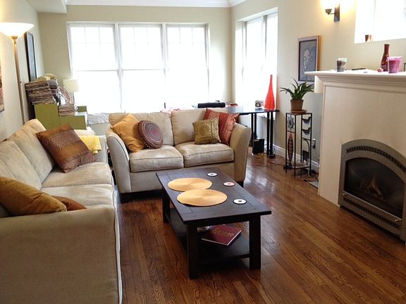 2nd image of 5375 Pershing Ave APT 1W