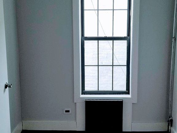 2nd image of 360 Franklin Ave APT 3