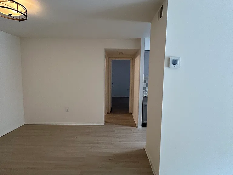 425 Christopher Ave #14 — Photo 9