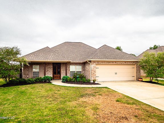 2nd image of 110 Woodscape Dr